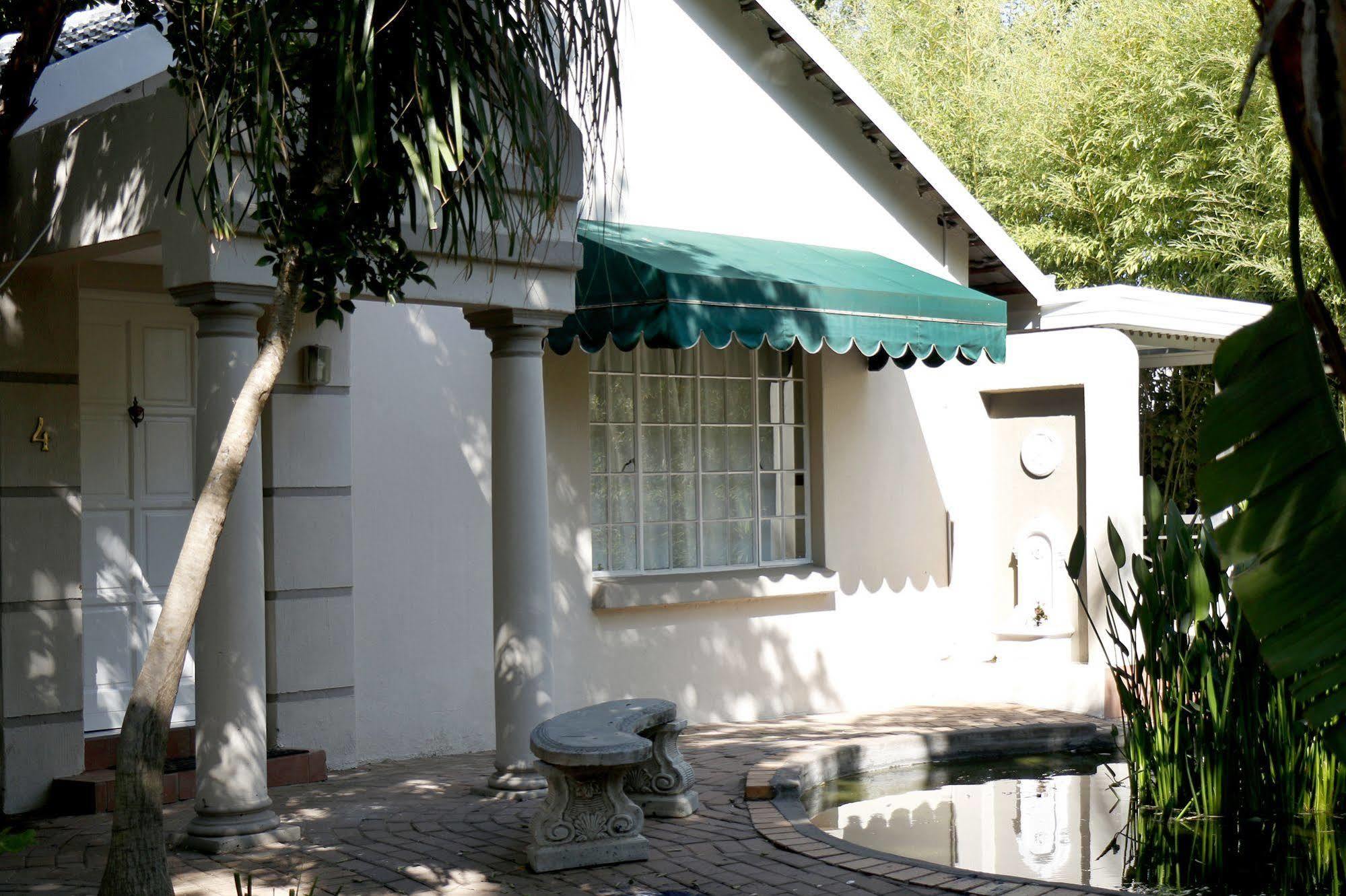 Summerview Guest Lodge Johannesburg Exteriör bild