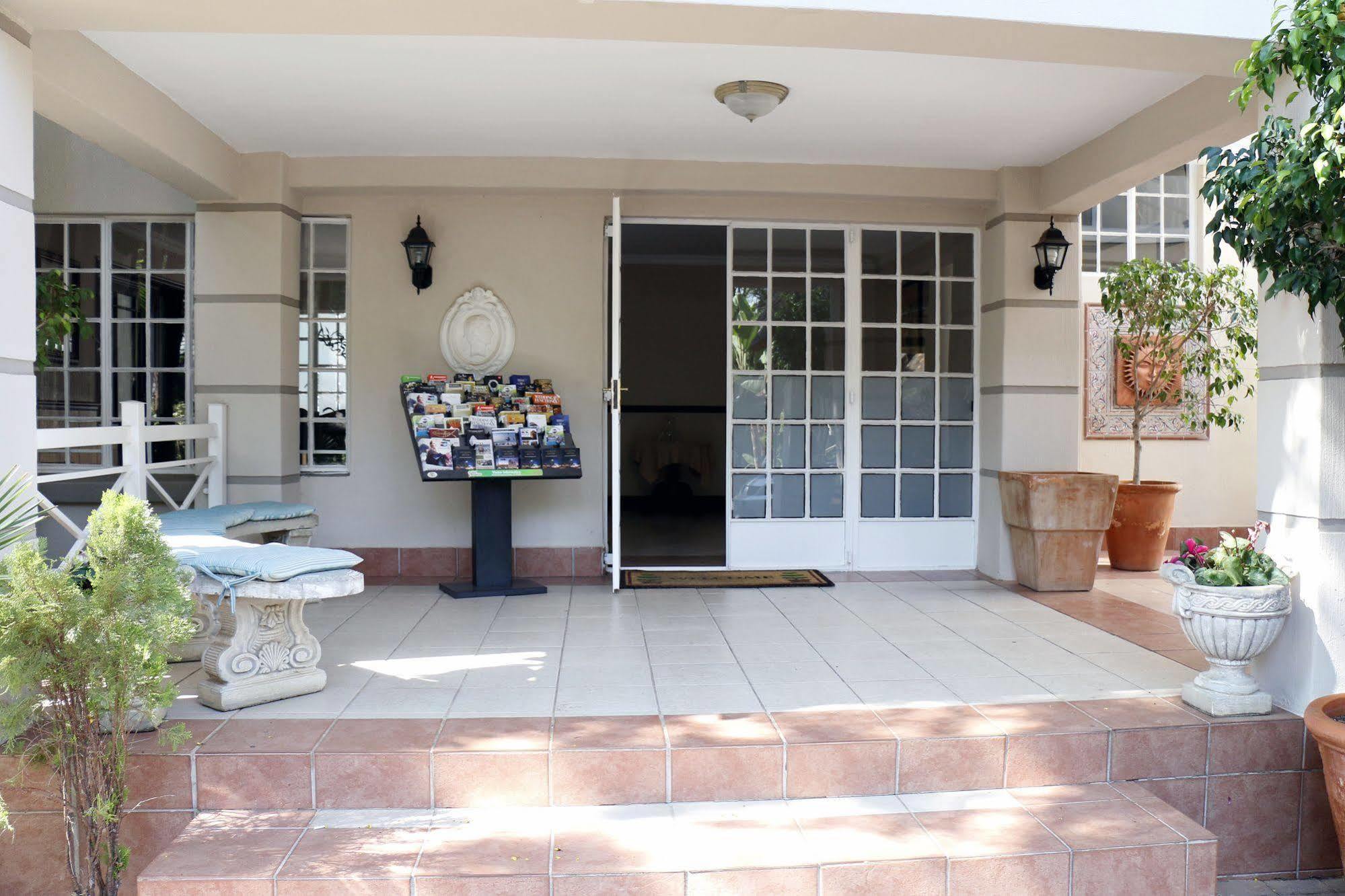 Summerview Guest Lodge Johannesburg Exteriör bild